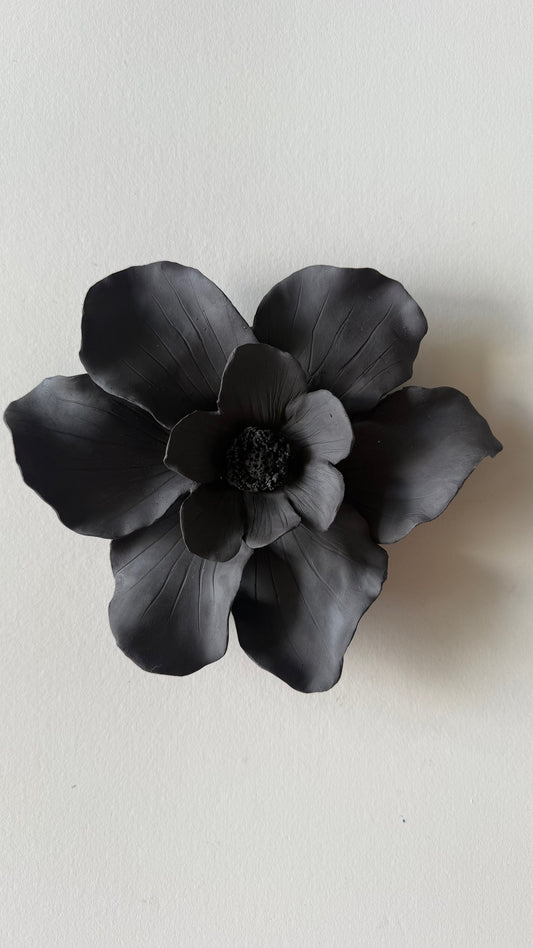 Black Wall Flower 3